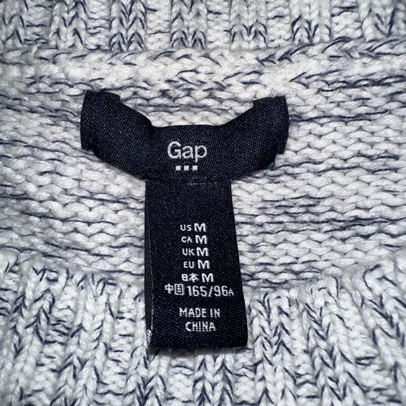 GAP Sweater - Picture 3 of 3